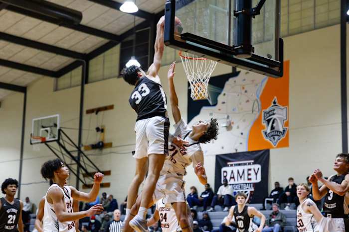Webster Groves Missouri Mount Carmel Illinois boys basketball December 16 2023 Nate Latsch 25001